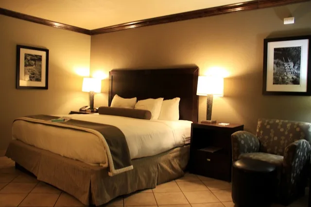 غرفة قياسية بسريرين كوين يُسمح فيها بالحيوانات الأليفة، Best Western Plus Raton Hotel 1/7
