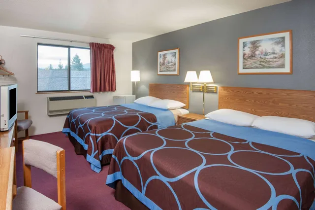 غرفة بسريرين كوين، Super 8 by Wyndham Salmon Arm 2/4