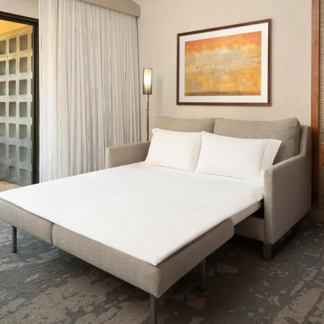 Guest Room, King Bed, Resort View, Sofa، The Westin Rancho Mirage Golf Resort and Spa 4/6