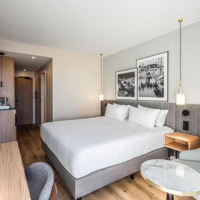 Premium, Sea View, Balcony, Luxotel Cannes 5/6