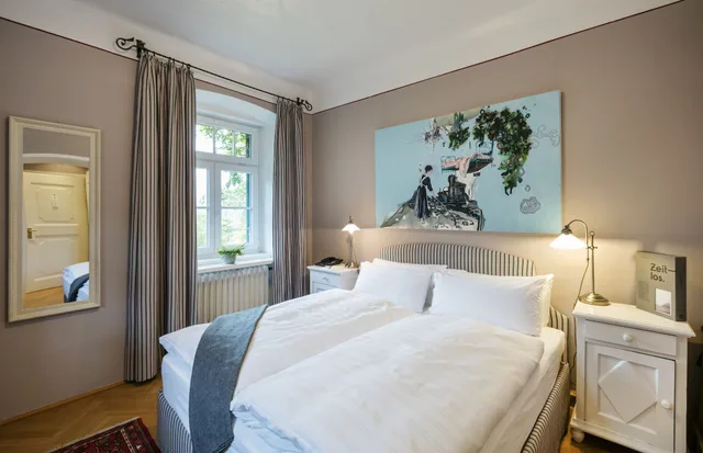 غرفة أساسية بسرير كوين بإطلالة على الحديقة، Hotel Landhaus zu Appesbach 2/3