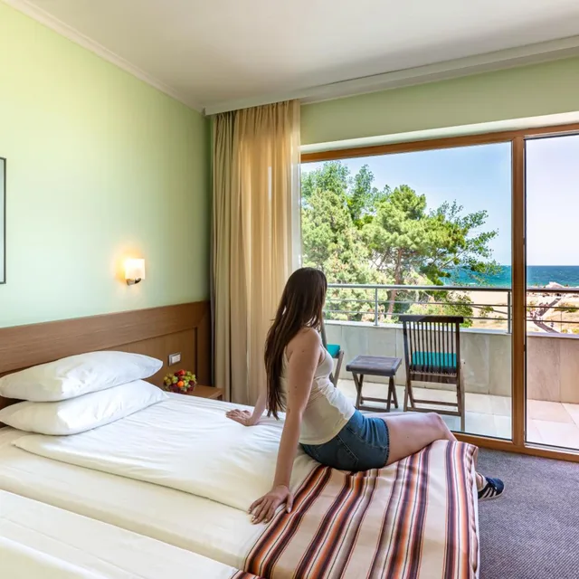 غرفة بسرير مزدوج أو سريرين منفصلين بشرفة، Jeravi Hotel 7/10