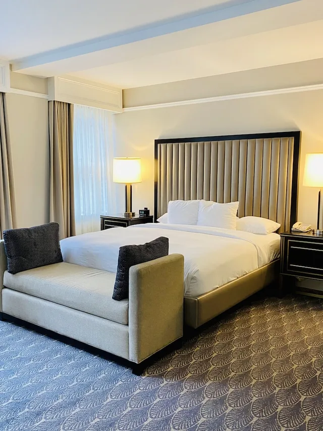 جناح بسرير كينج، Hilton President Kansas City 1/4