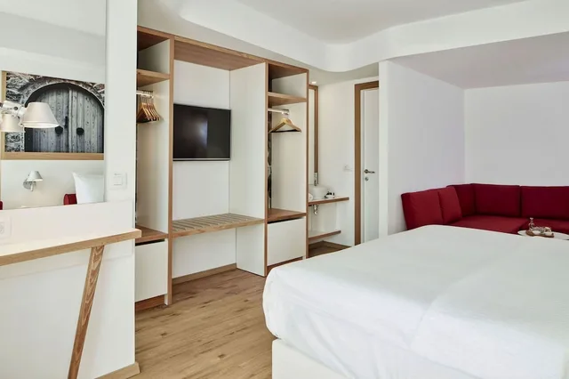 Double Room Olive Green Club Elite، Olive Green Hotel 4/7