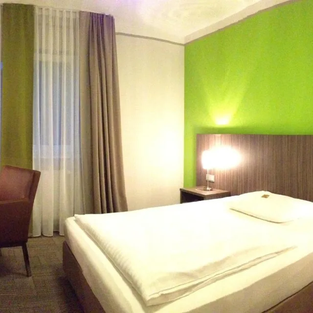 غرفة بسرير كينج، Hotel Ambiente Walldorf 3/6