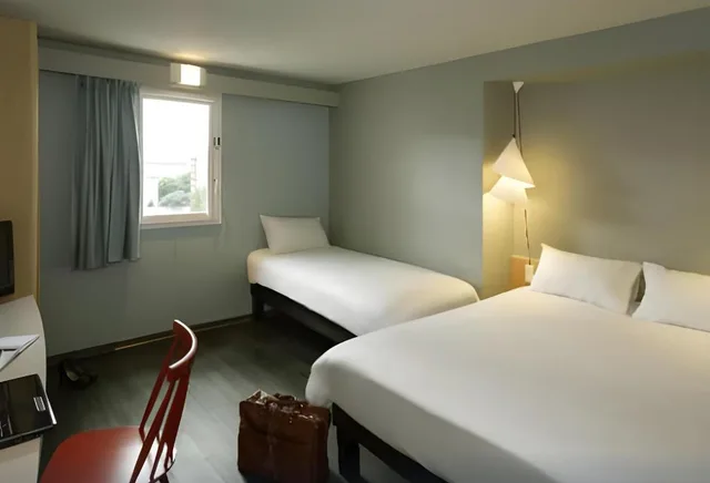 غرفة قياسية بسرير مزدوج وسرير فردي، ibis Styles Perpignan Centre Gare 1/10