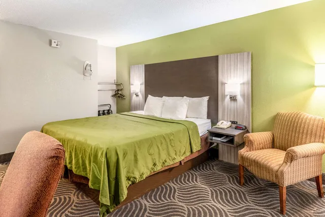 غرفة بسرير كينج، Quality Inn Newport TN 3/4