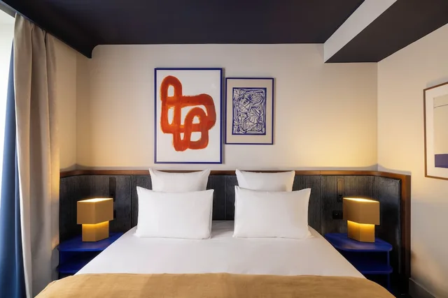 غرفة متصلة بسرير مزدوج بشرفة، Cristal Champs Elysees Hotel 1/7