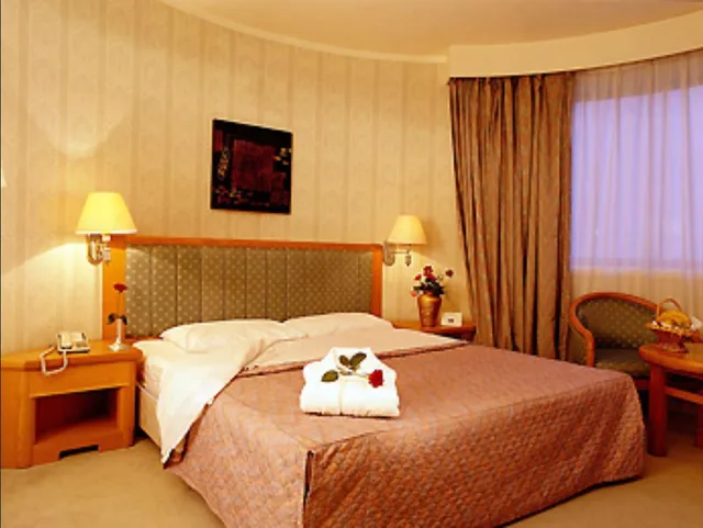 جناح جونيور، Mercure Alger Aeroport 2/2