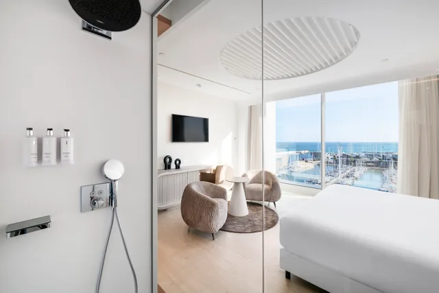 غرفة ديلوكس بسرير مزدوج أو سريرين منفصلين، Hotel Marina Badalona 2/6