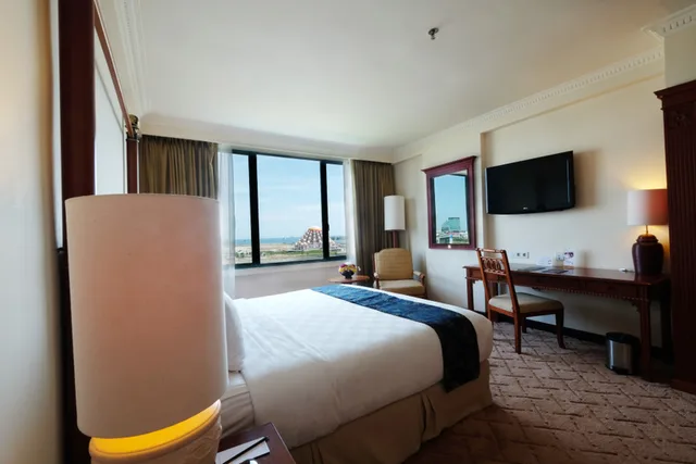 Grand, Aryaduta, Suite, Smoking, ARYADUTA MAKASSAR 1/3