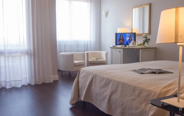 جناح جونيور بشرفة، Hotel Principe Terme 1/2