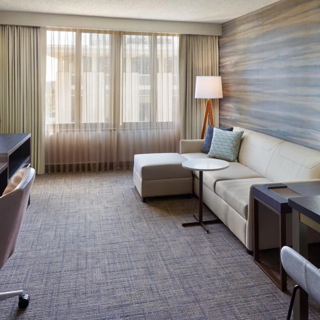 جناح بغرفة نوم واحدة مع أريكة لذوي الإعاقة، Residence Inn by Marriott Bethesda Downtown 4/10