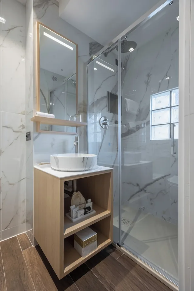 غرفة مفردة، Hotel Globus 10/11