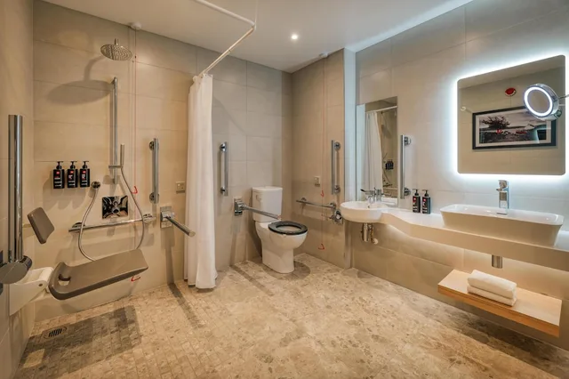 غرفة بريميوم بسرير كينج، Radisson RED Galway 8/9