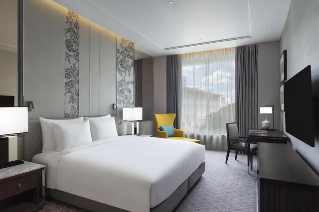 Two Bedroom Grand Executive Suite، Sindhorn Kempinski Hotel Bangkok 2/6