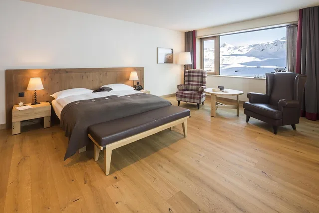 غرفة بسرير مزدوج بإطلالة على البحيرة، Frutt Resort 4/6