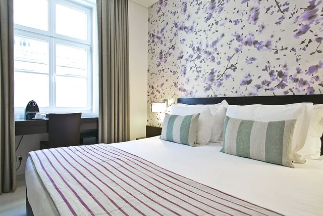 Standard, Double or Twin Bed, Street View, Internacional Design Hotel 2/6