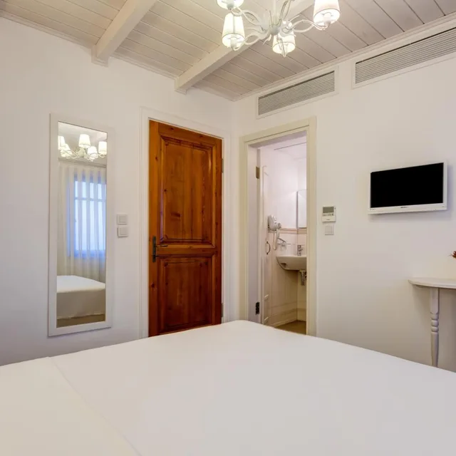غرفة سوبيريور بسرير مزدوج، Ela Tenedos Hotel - Adults Only 2/8