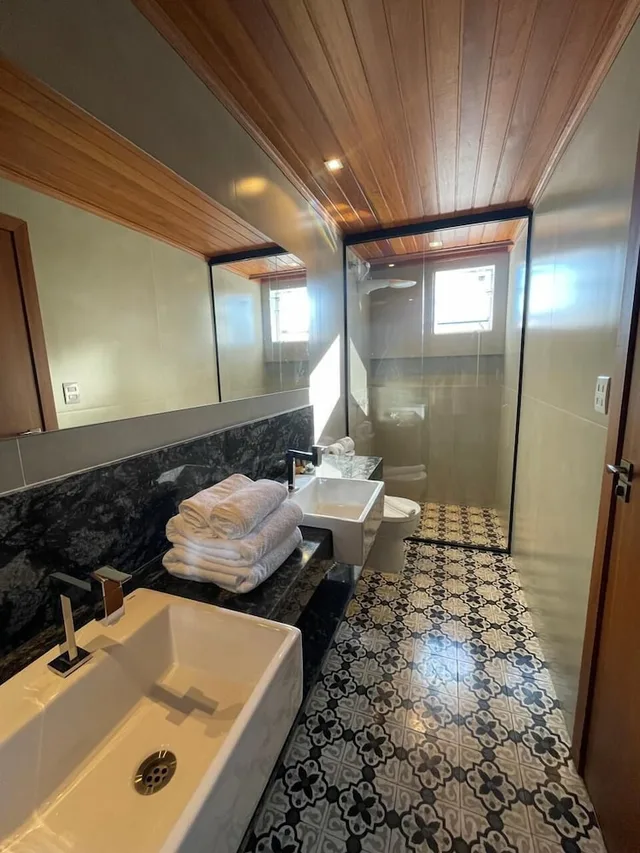 غرفة ديلوكس رباعية بسريرين كينج، Hotel Estilo de Minas 5/6