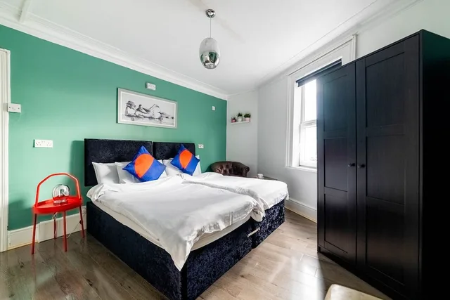 Basic, Queen Bed, Book a Bed Hostels (ex. Venture Hostel) 2/10