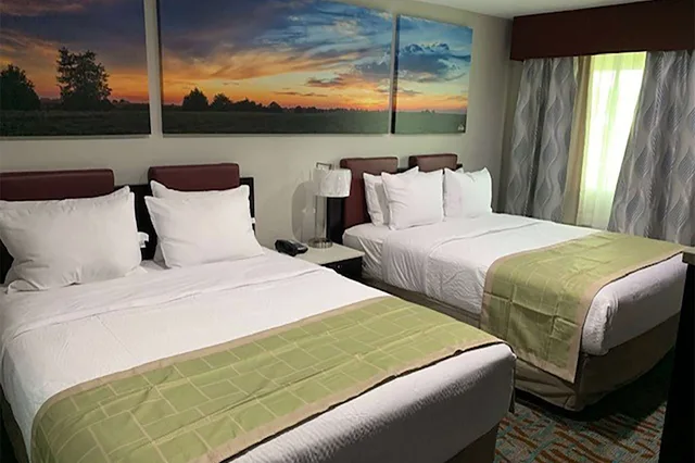 غرفة بسريرين كوين، Days Inn by Wyndham Bellville Mansfield 2/2