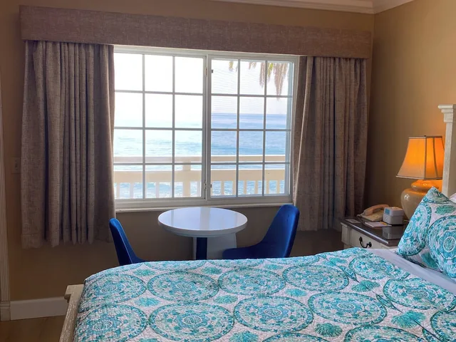 غرفة بسريرين كوين بإطلالة على البحر، Cliff House Inn 5/7