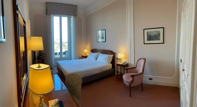غرفة بسرير كوين بإطلالة على الحديقة، Palace Grand Hotel Varese 2/2