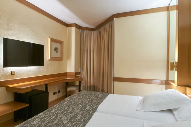 Standard, Twin Beds, Los Arcos 2/9