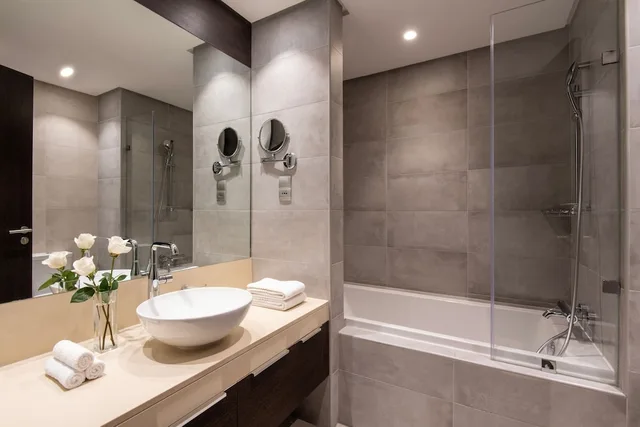 شقة بسريرين مزدوجين بإطلالة على المدينة بشرفة بغرفتي نوم، Marriott Executive Apartments Doha, Le Mirage City Walk 3/3
