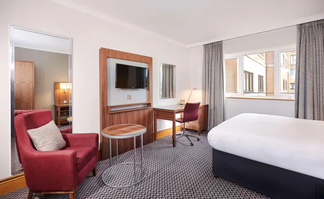 غرفة بسرير كوين لذوي الإعاقة، DOUBLETREE BY HILTON COVENTRY 6/8