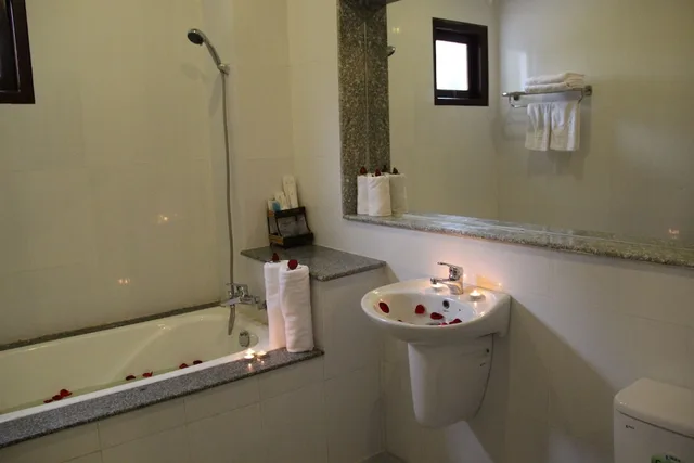غرفة ديلوكس بسريرين منفصلين بإطلالة على المسبح، Gm Doc Let Beach Resort Spa 3/3