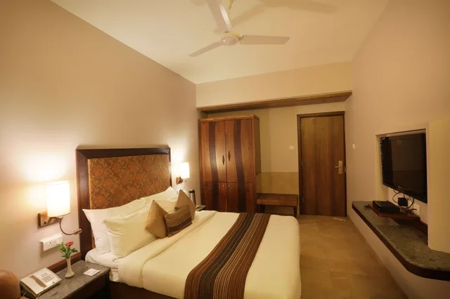 غرفة قياسية بسرير مزدوج، Abbott Hotel 1/3