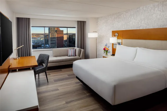 Room, King Bed, Executive Level, Bathtub, Accessible، Hilton Albany 4/7