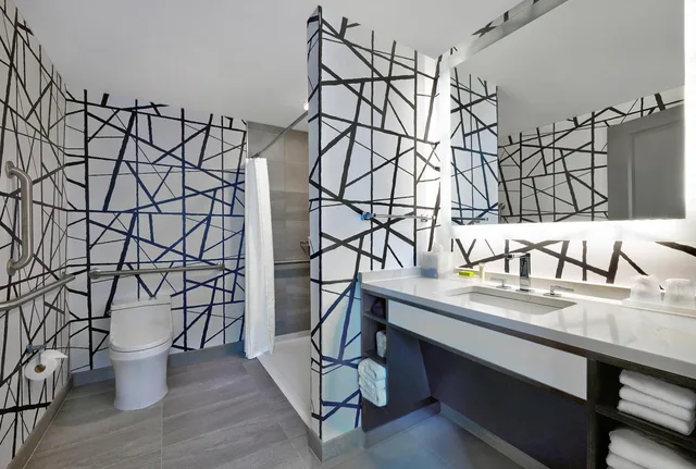 غرفة قياسية بسرير كينج، Le Meridien St Louis Downtown 7/8