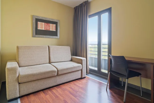 Family, Double Bed, Sofa, Hotel F G Logrono 2/5