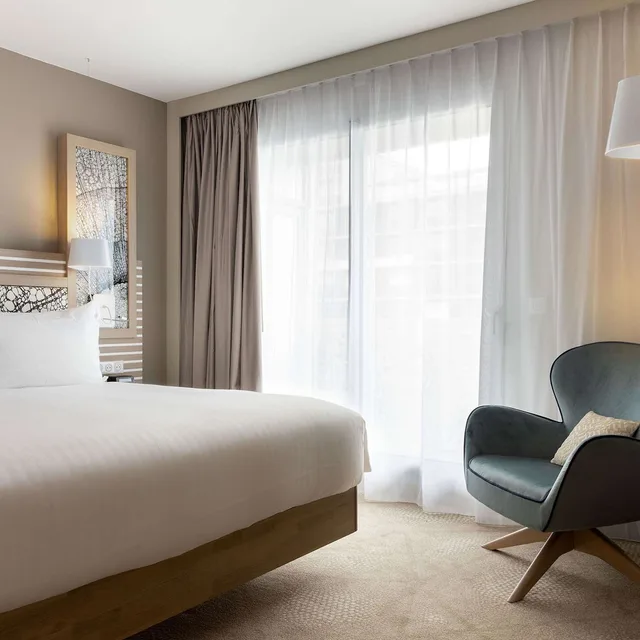جناح بسرير كينج بشرفة لذوي الإعاقة، Hilton Garden Inn Le Havre Centre 1/1