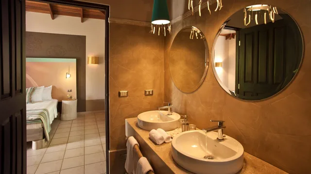 فيلا فاخرة بسرير كينج وسريرين كوين بغرفتي نوم بمسبح خاص، Cala Luna Boutique Hotel and Villas 9/10
