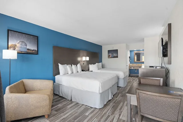 Room, 2 Queen Beds, Accessible, Baymont by Wyndham Orlando East 3/3