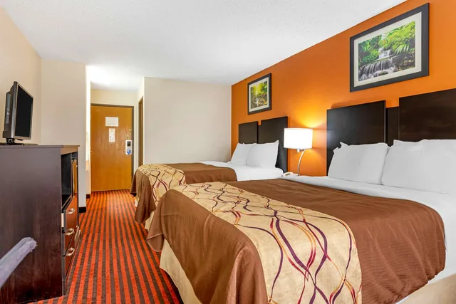 غرفة بسريرين كوين، Rodeway Inn Coopersville, MI 1/5