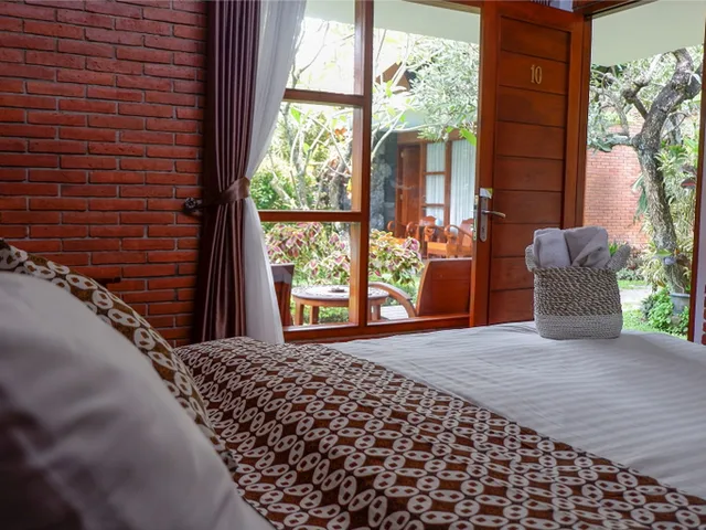 Savana، Rumput Resort & Resto 1/3