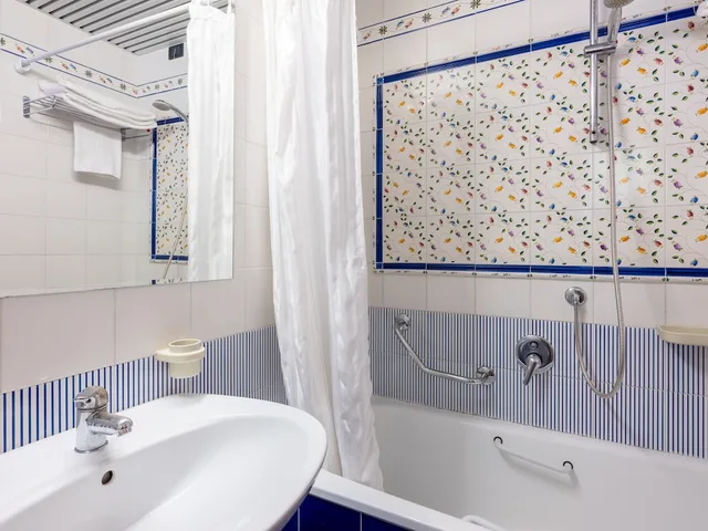 غرفة بانورامية رباعية بسرير مزدوج مع أريكة، Hotel San Pietro 3/4