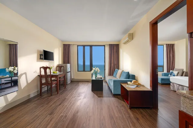 غرفة ديلوكس رباعية بسريرين مزدوجين بإطلالة على البحر، Sea Front Hotel 2/2