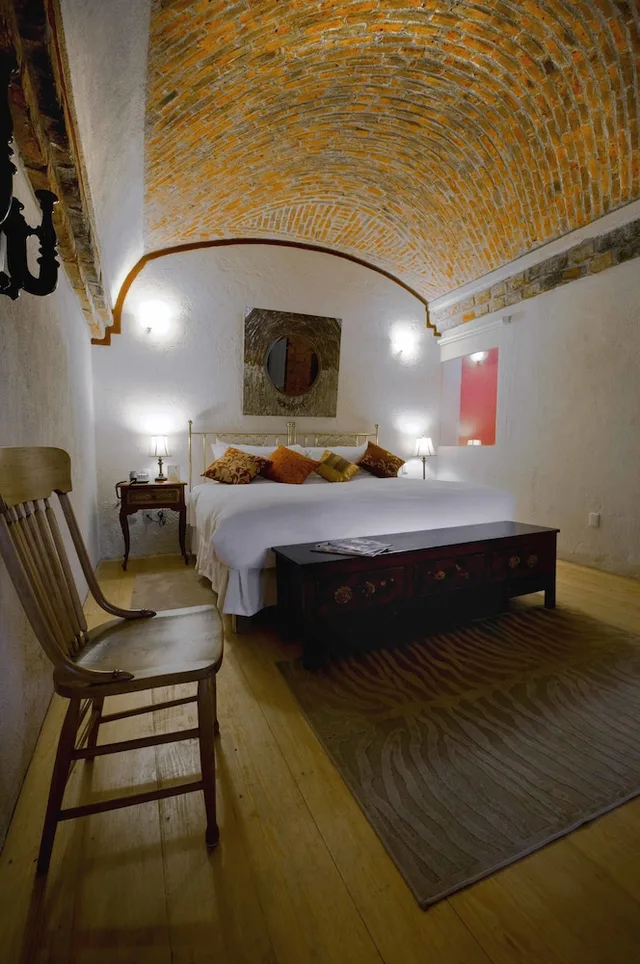 Junior Suite, King Bed, Private Bathroom, Courtyard Area، Hacienda Sepulveda Hotel Spa 5/10