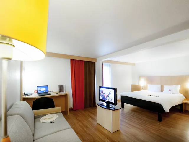 غرفة عائلية بسرير كينج مع أريكة، Ibis Maisons Laffitte 5/8