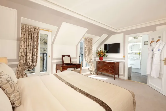 Parisienne, Suite, 2 King Beds، Hotel Regina Louvre 3/5