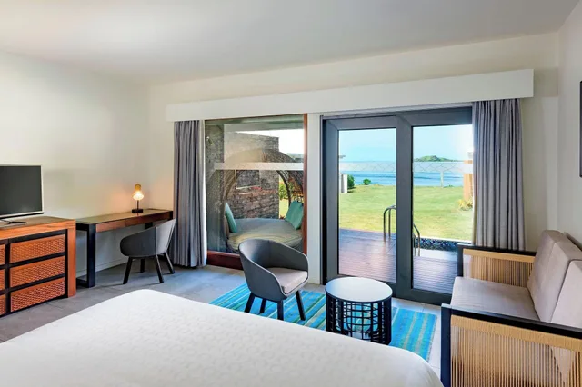 Room, Double Bed, Land View، Sheraton Resort & Spa Tokoriki Island Fiji 5/8