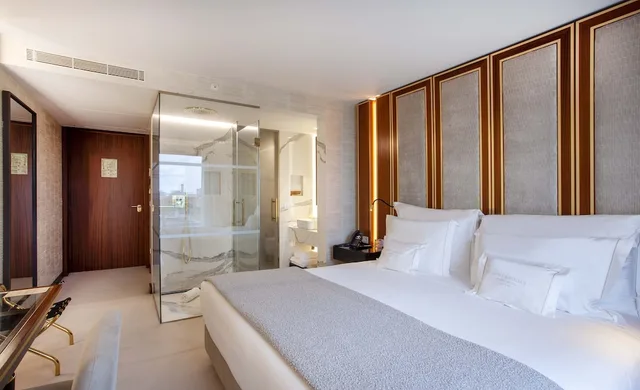 Superior, King Bed, Balcony, Wine And Books Porto Hotel 1/5
