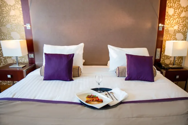 شقة بسرير كينج وسريرين منفصلين بغرفتين، Clarion Paris CDG Airport 4/6