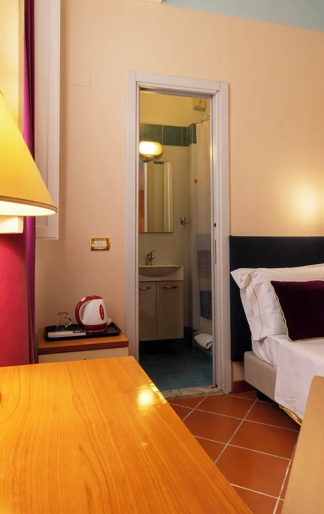 Old, Economy, Single, Single Bed, Hotel Maxim 3/7